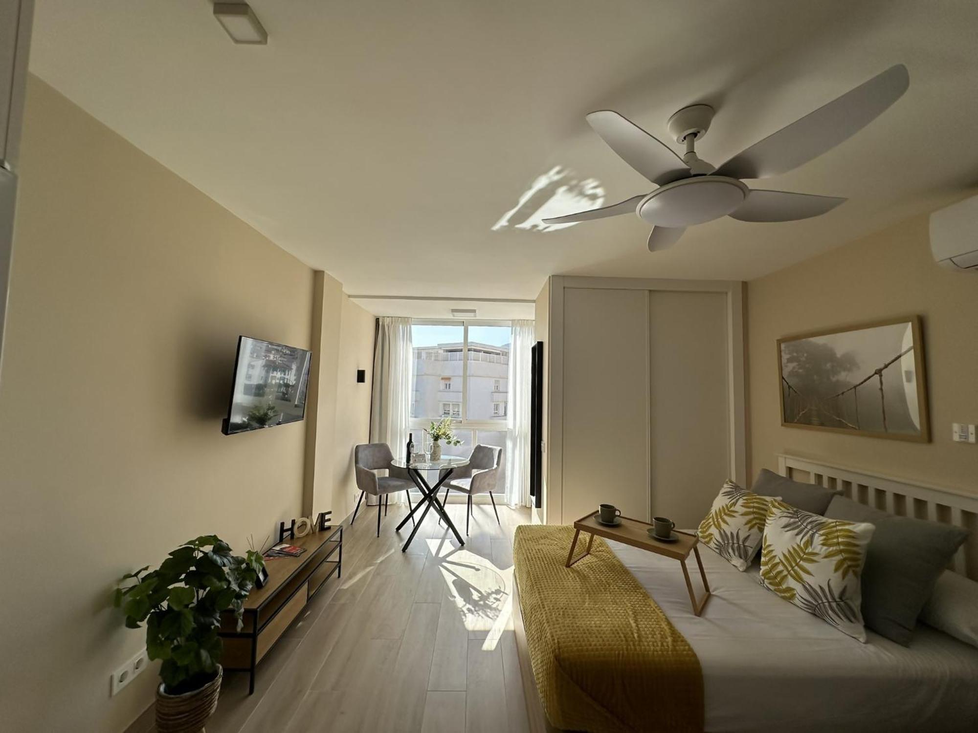 Estudio Centrico 10 Min A Playa En Apartamento Benalmádena